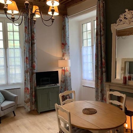 Appartement De Charme Dans Le Coeur Historique D'Uzes Exterior photo