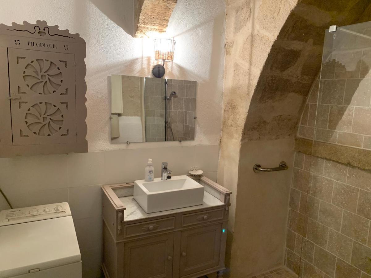 Appartement De Charme Dans Le Coeur Historique D'Uzes Exterior photo