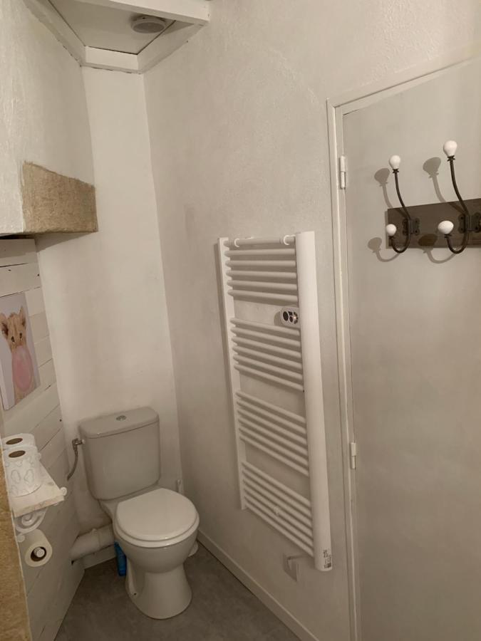 Appartement De Charme Dans Le Coeur Historique D'Uzes Exterior photo