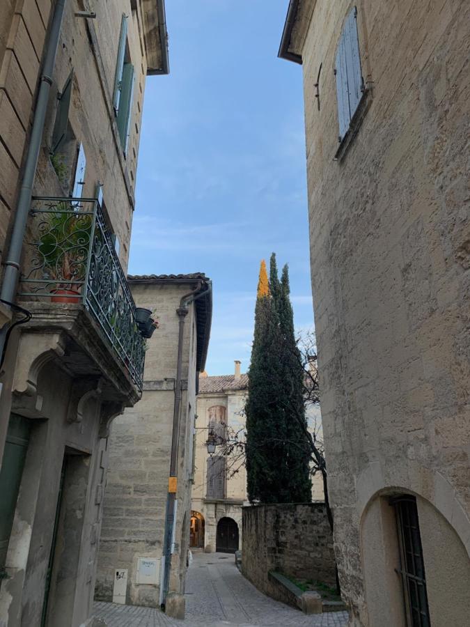 Appartement De Charme Dans Le Coeur Historique D'Uzes Exterior photo