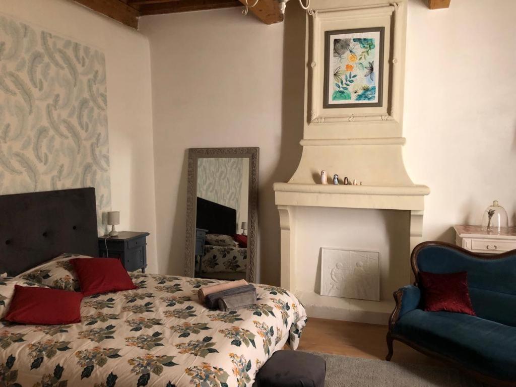 Appartement De Charme Dans Le Coeur Historique D'Uzes Exterior photo